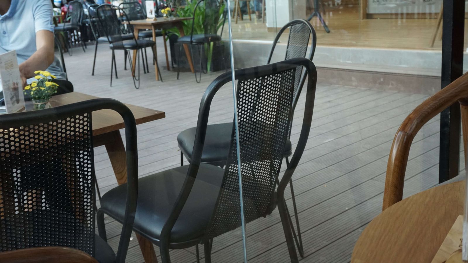 mẫu ghế khung sắt nội thất ngoài trời quán cafe