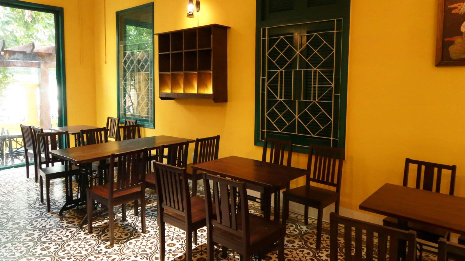 không gian nội thất quán cafe cổ điển vapist coffee 